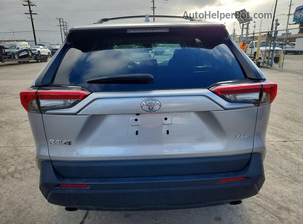 2T3C1RFV0RC256134 2024 TOYOTA RAV4 Silver უკანა ხედი