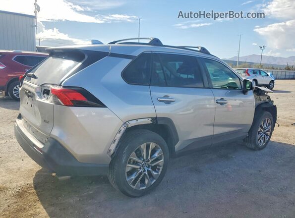 2T3C1RFV1KC027290 2019 TOYOTA RAV4 Silver Tył prawy