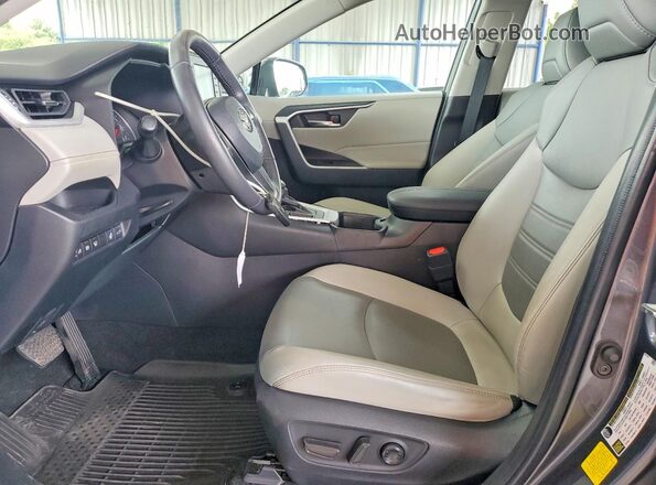2T3C1RFV6NC182549 2022 TOYOTA RAV4 Серый Вид салона спереди
