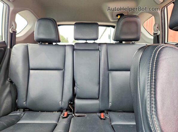 2T3DFREV8HW642692 2017 TOYOTA RAV4 White Rear seats view