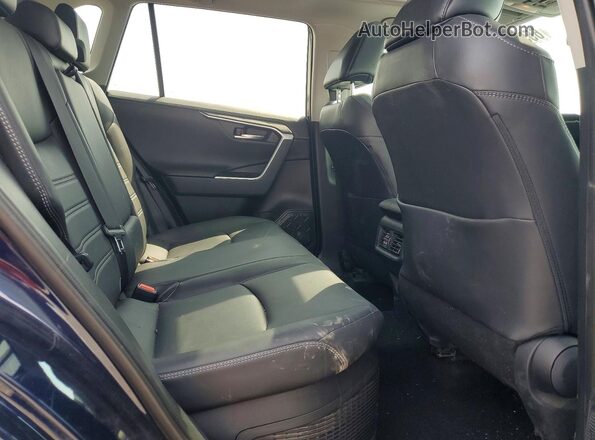 2T3DWRFV3KW019583 2019 TOYOTA RAV4 Blue Вид задньої частини салону