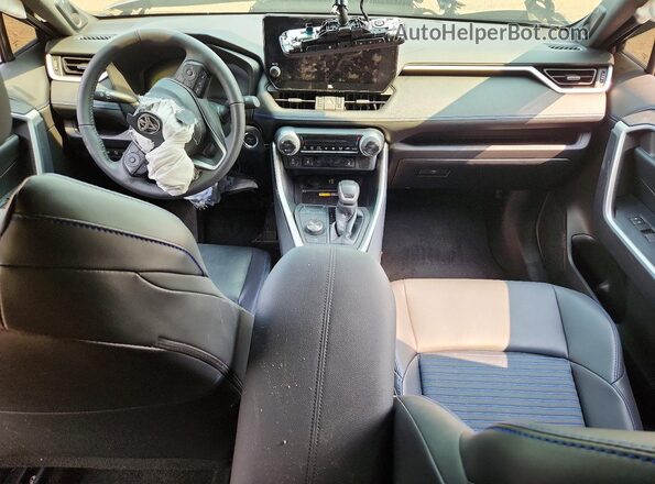 2T3E6RFV3RW063601 2024 TOYOTA RAV4 Gray Dashboard view