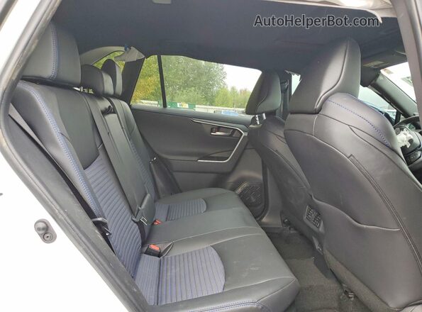 2T3E6RFV9SW084944 2025 TOYOTA RAV4 White Widok wnętrza z tyłu