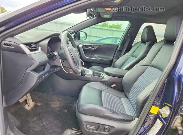 2T3EWRFV8LW074245 2020 TOYOTA RAV4 Синий Вид салона спереди