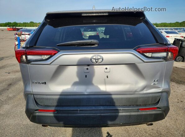 2T3F1RFV6LC099889 2020 TOYOTA RAV4 Серебряный Вид сзади