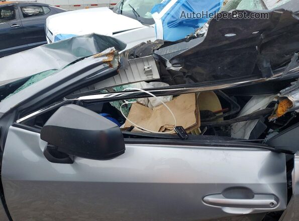 2T3LWRFV0NW141348 2022 TOYOTA RAV4 Серебряный Вид салона спереди