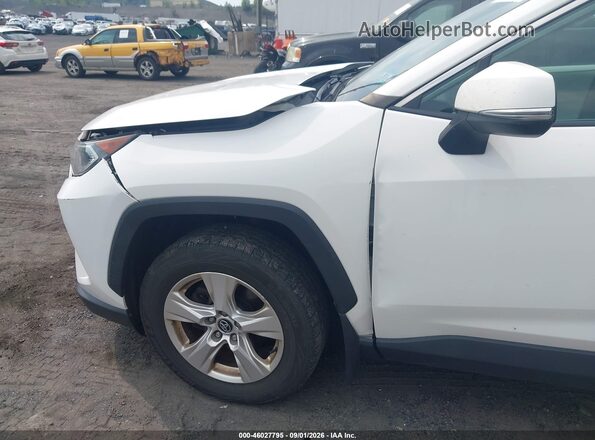 2T3P1RFV0MW153109 2021 TOYOTA RAV4 Белый Вид спереди