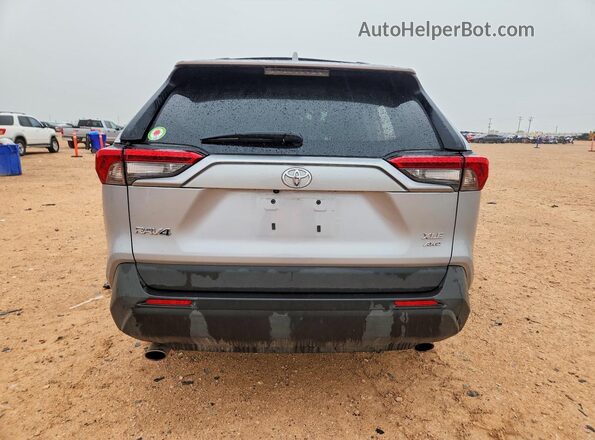 2T3P1RFV0RC443570 2024 TOYOTA RAV4 Silver Вид ззаду
