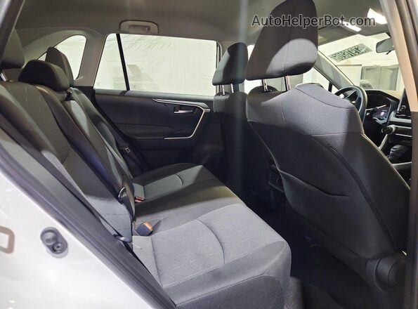 2T3P1RFV0SW565382 2025 TOYOTA RAV4 Белый Вид задней части салона