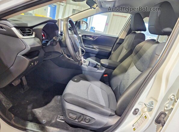 2T3P1RFV0SW565382 2025 TOYOTA RAV4 Белый Вид салона спереди