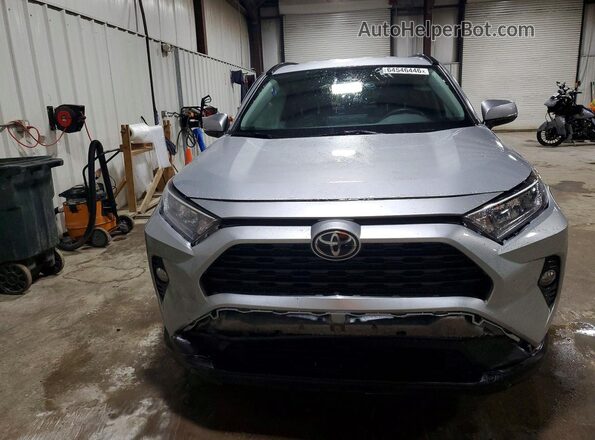2T3P1RFV5MW238978 2021 TOYOTA RAV4 Серебряный Вид спереди