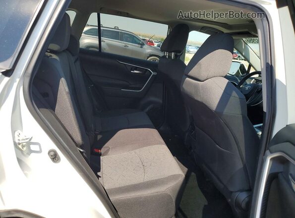 2T3P1RFV6MC148238 2021 TOYOTA RAV4 White Widok tylnych siedzeń