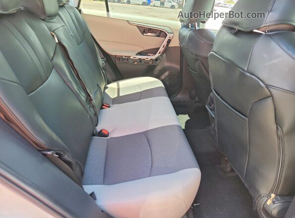 2T3P1RFV6RC489131 2024 TOYOTA RAV4 White Vista de los asientos traseros
