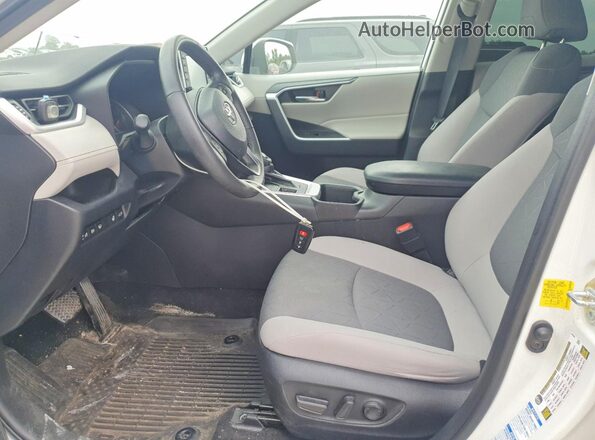 2T3P1RFV7NC309861 2022 TOYOTA RAV4 Белый Вид салона спереди
