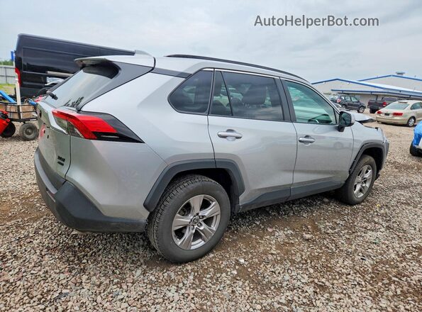 2T3P1RFV7PW343400 2023 TOYOTA RAV4 Серебряный Задняя правая четверть