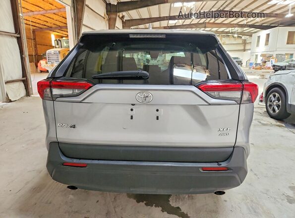2T3P1RFVXSW513922 2025 TOYOTA RAV4 Silver Հետևի տեսք