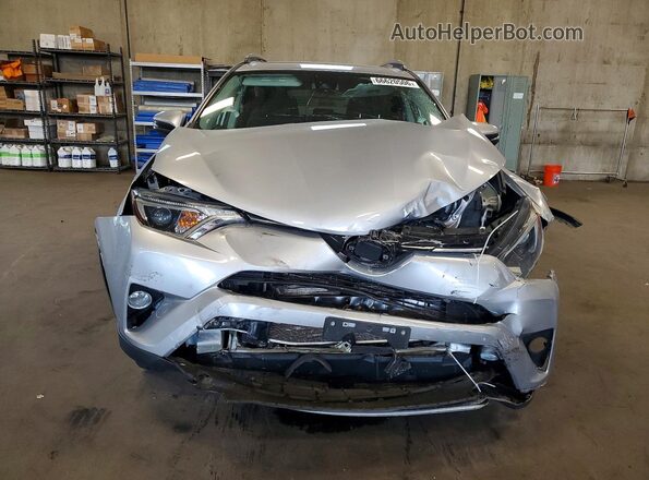 2T3RFREV7HW542377 2017 TOYOTA RAV4 Серебряный Вид спереди