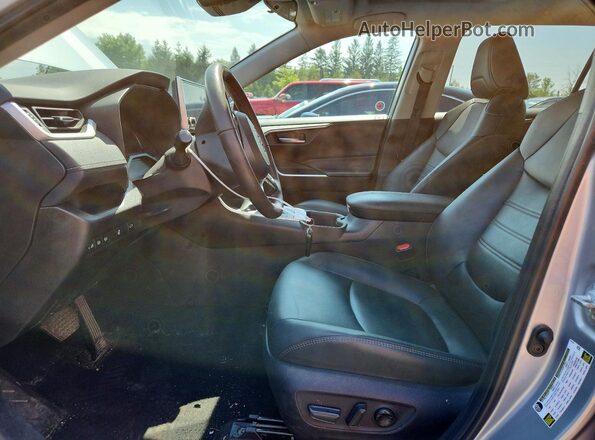 2T3RWRFV5RW249710 2024 TOYOTA RAV4 Silver Вид салону спереду