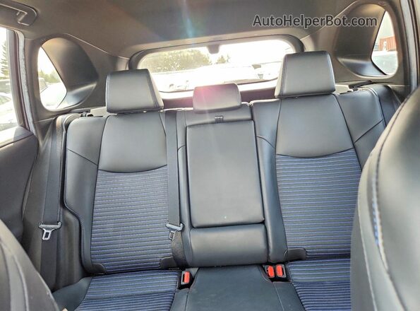 2T3RWRFV6MW102868 2021 TOYOTA RAV4 White Vista de los asientos traseros