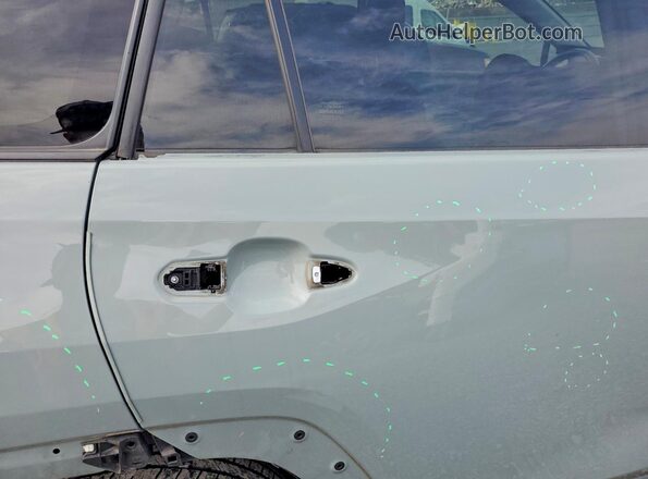 2T3RWRFV7LW065277 2020 TOYOTA RAV4 Gray Rear interior view