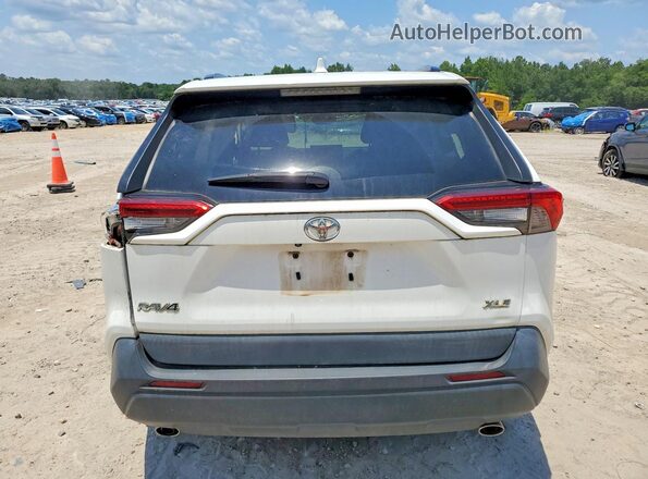 2T3W1RFV0LC076446 2020 TOYOTA RAV4 White Widok z tyłu