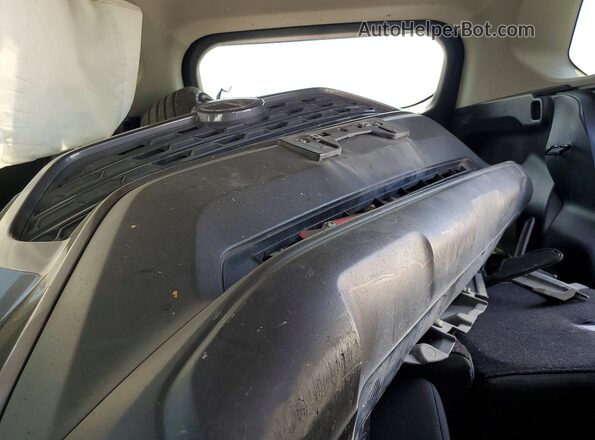 2T3W1RFV2NW203845 2022 TOYOTA RAV4 Gray Widok tylnych siedzeń