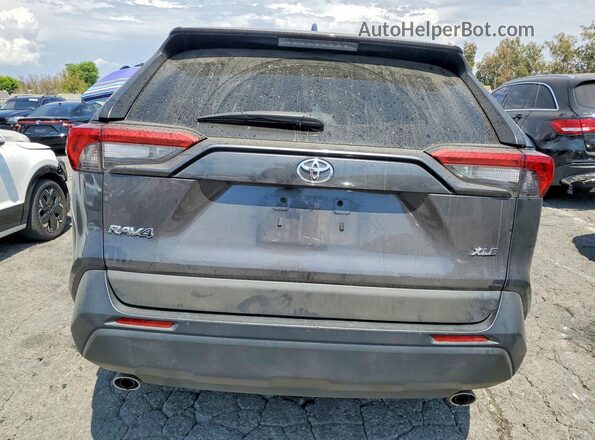2T3W1RFV2NW203845 2022 TOYOTA RAV4 Gray Widok z tyłu