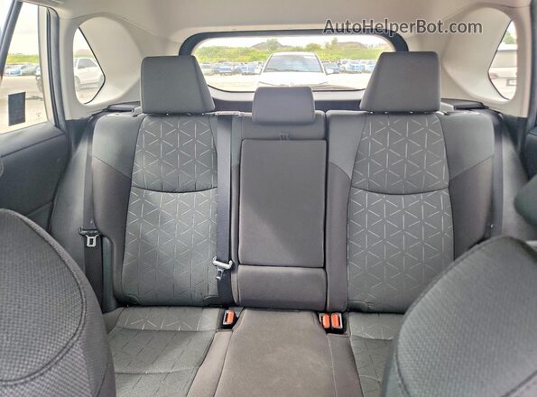 2T3W1RFV4RC281695 2024 TOYOTA RAV4 Silver Widok tylnych siedzeń