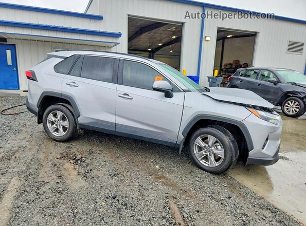 2T3W1RFV8RC303214 2024 TOYOTA RAV4 Серый Передняя правая четверть