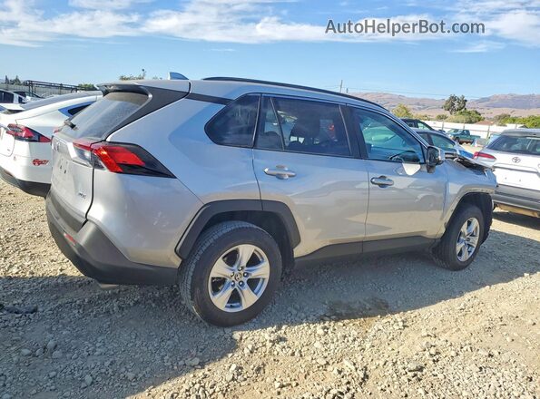 2T3W1RFV9MC148231 2021 TOYOTA RAV4 Серебряный Задняя правая четверть