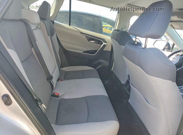 2T3W1RFV9MC148231 2021 TOYOTA RAV4 Серебряный Вид задней части салона