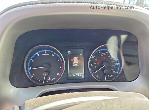 2T3WFREV1HW320923 2017 TOYOTA RAV4 White ხელსაწყოთა პანელის ხედი
