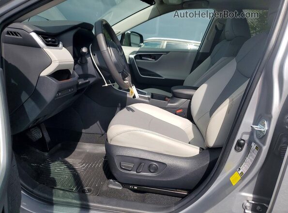 2T3Y1RFV4PC231594 2023 TOYOTA RAV4 Silver Front interior view