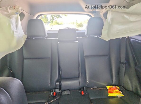 2T3YFREV1HW324012 2017 TOYOTA RAV4 Teal Widok tylnych siedzeń