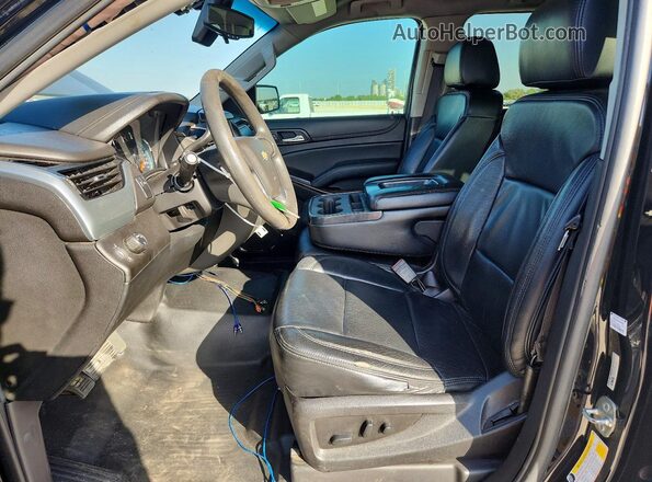 1GNLCDEC0KR231520 2019 CHEVROLET TAHOE Two Tone Dashboard view