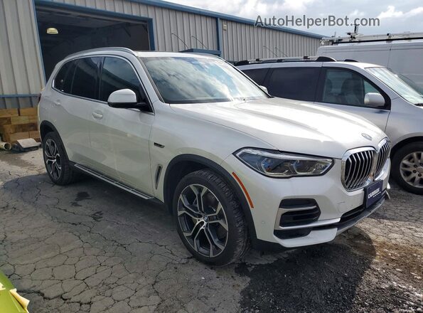 5UXTA6C00N9L31560 2022 BMW X5 White Widok z przodu
