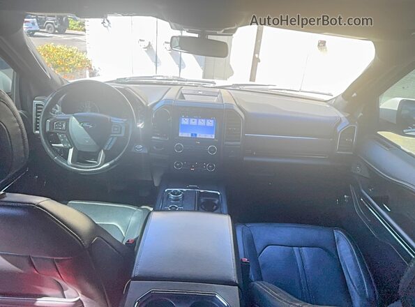 1FMJU2AT4JEA70047 2018 FORD EXPEDITION White Widok tylnych siedzeń