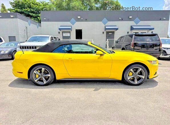 1FATP8EM1H5236809 2017 FORD MUSTANG Yellow 360 interior view