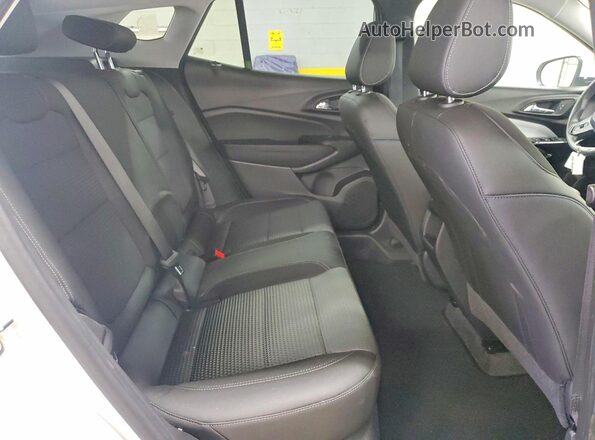 KL77LHEP6TC065493 2026 CHEVROLET TRAX Белый Вид подкапотного пространства