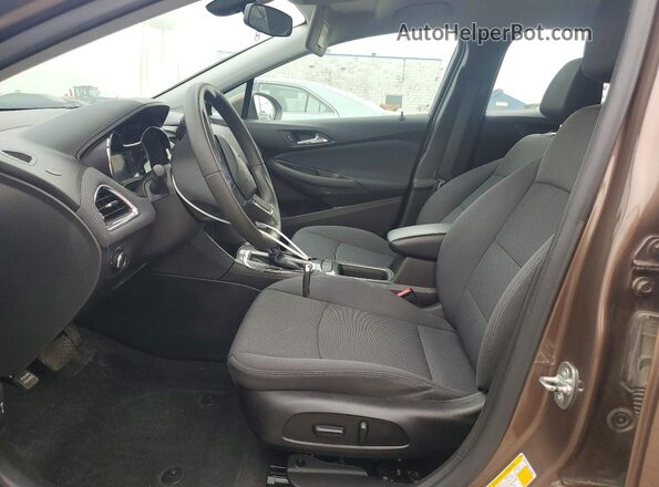 1G1BE5SM8K7118890 2019 CHEVROLET CRUZE Brown Dashboard view