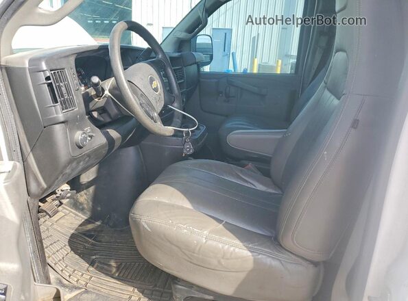 1GCWGBFF6G1153208 2016 CHEVROLET EXPRESS White Вид панелі приладів