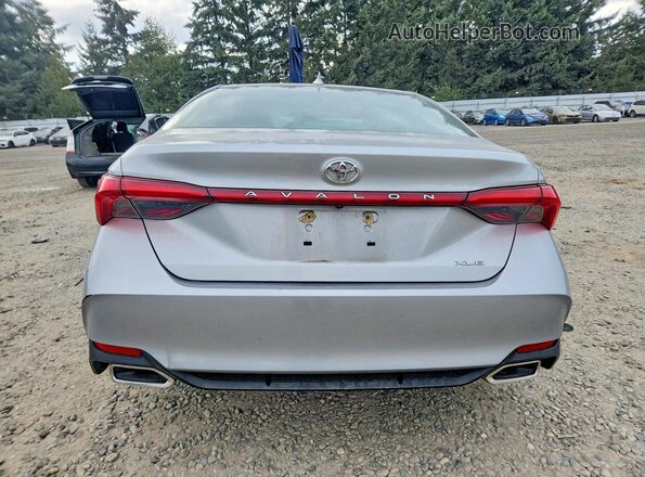 4T1JZ1FBXMU066932 2021 TOYOTA AVALON Серебряный Вид салона спереди