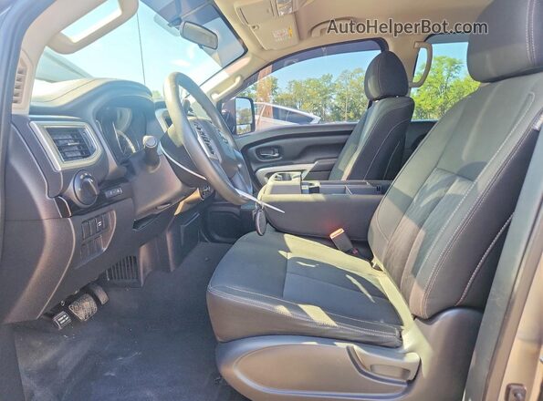 1N6BA1F32HN563236 2017 NISSAN TITAN Gray Widok deski rozdzielczej
