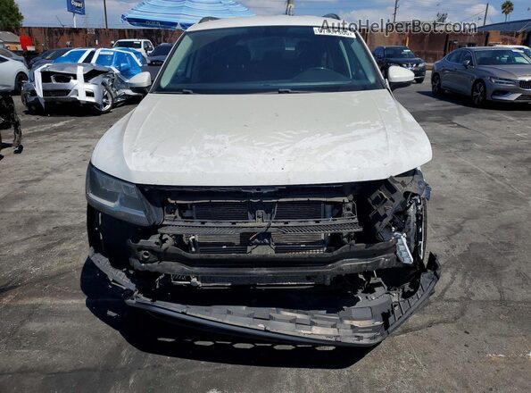 3VV3B7AX2JM074161 2018 VOLKSWAGEN TIGUAN White Widok z tyłu