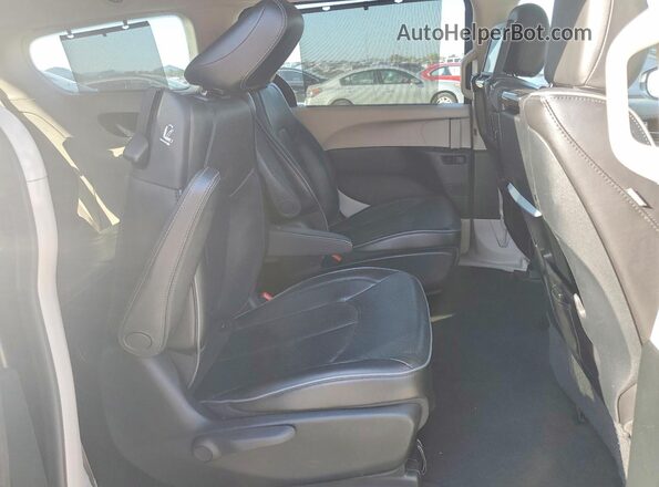 2C4RC1N7XJR275330 2018 CHRYSLER PACIFICA Gray ძრავის განყოფილების ხედი