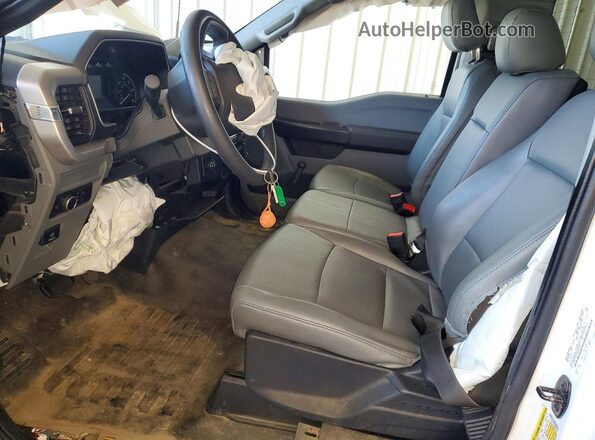1FTMF1CBXNKD83234 2022 FORD F150 Белый Вид панели приборов