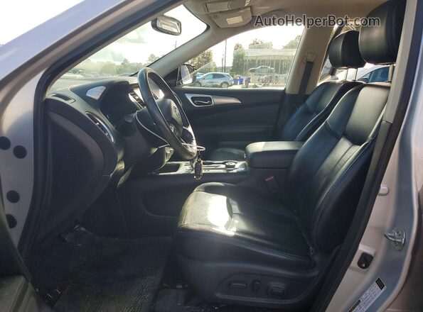 5N1DR2MM4HC904357 2017 NISSAN PATHFINDER Silver Widok deski rozdzielczej
