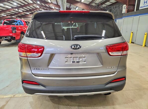 5XYPHDA51HG231388 2017 KIA SORENTO Gray Front interior view