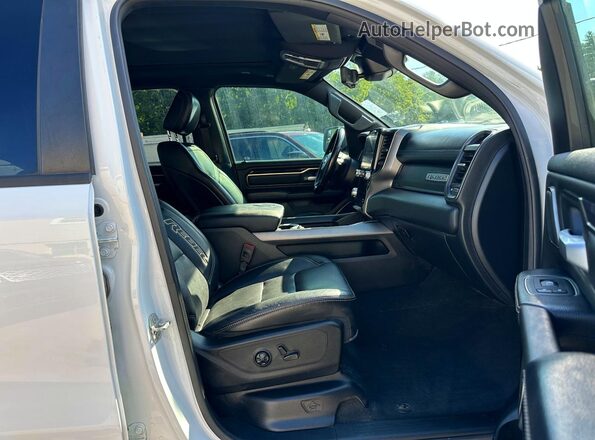 1C6SRFLT2MN763337 2021 RAM 1500 White Vista de los asientos traseros