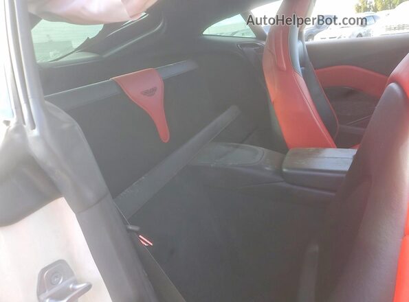 SCFSMGAWXKGN02034 2019 ASTON MARTIN VANTAGE Белый Вид задней части салона